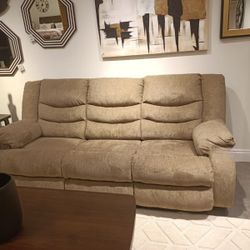 Tulen Reclining Living Room Set In Gray
Ashley Furniture