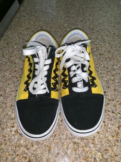 Charlie Brown old school vans size4.5