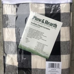 Plow& Hearth Buffalo Check Rod Curtain 84”