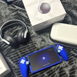 PS Portal Remote Player and Pulse 3D Headphones and Stand Included 