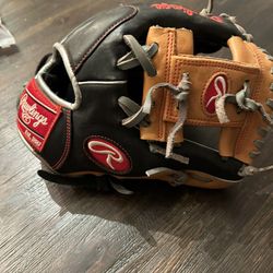 Rawlings Baseball Glove R9 Size 11.25 - Great Condition Practically New 