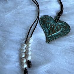 Leather Necklace With Freshwater Pearls And Verdigris Patina Bronce Heart Pendant 