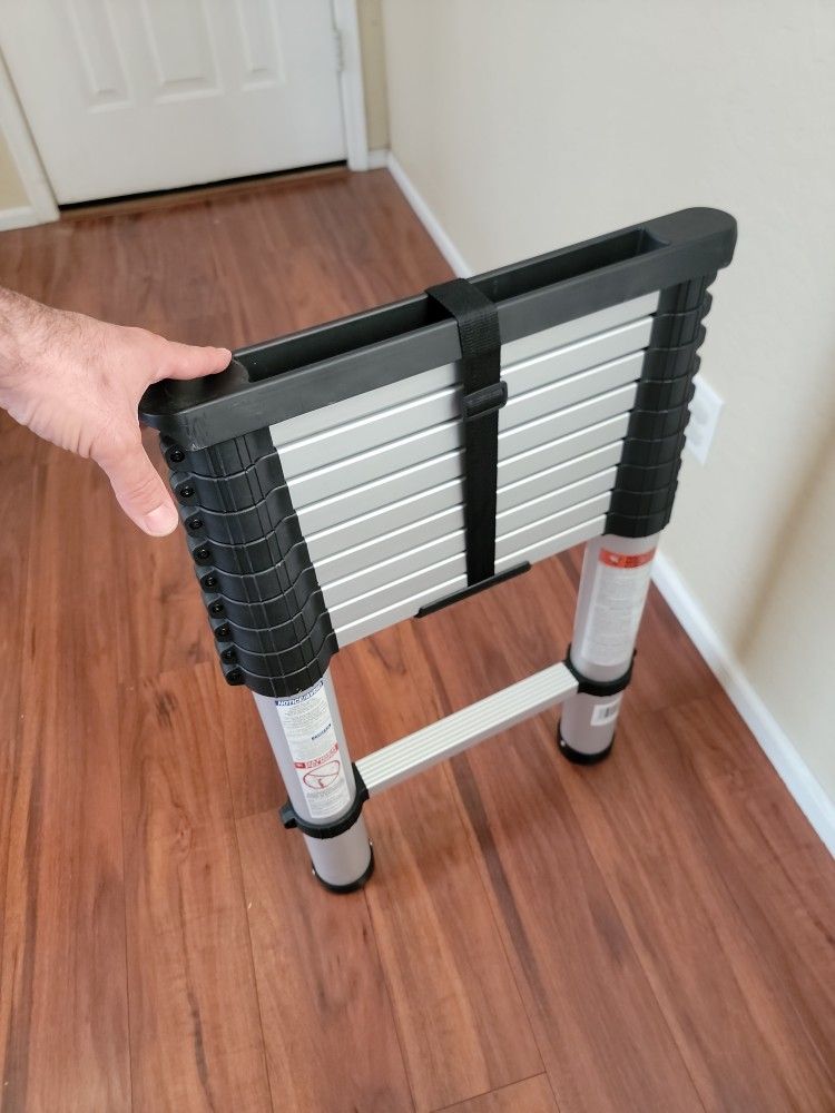 Cosco Telescoping Ladder for Sale in Goodyear, AZ OfferUp