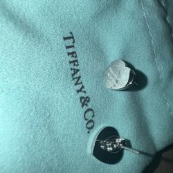 Tiffany co Return To Tiffany Silver Studs