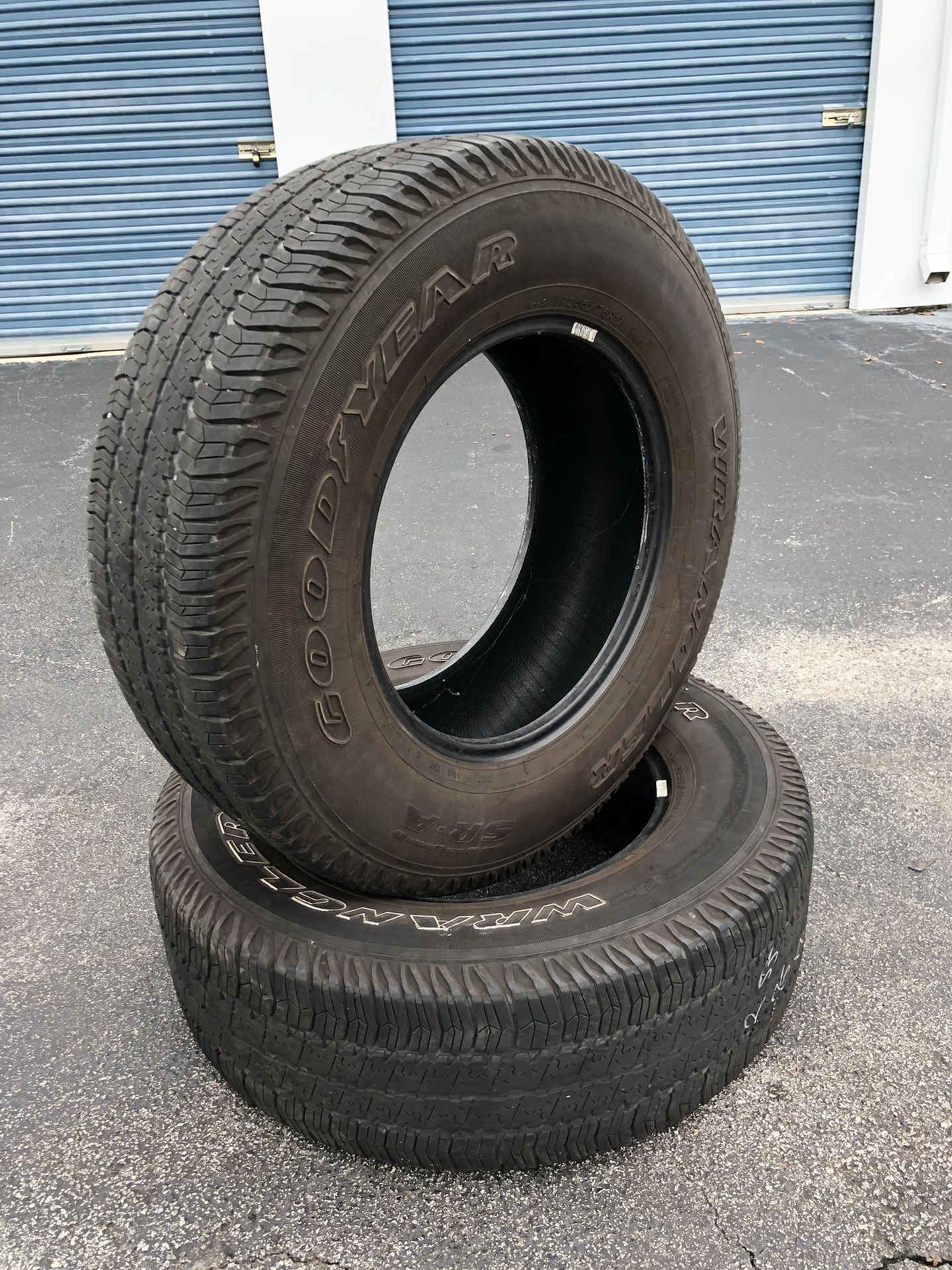 Set of 2 Goodyear wrangler tires P255/75R17 for Sale in Orlando, FL