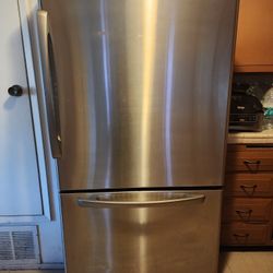 Fridge/ Refrigerador