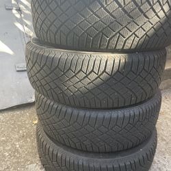 225/60/18 Continental Tires Like New 