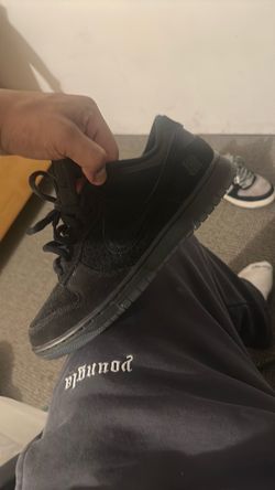 Nike dunks undefeated