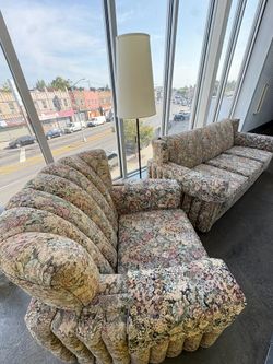 Custom Vintage Traditional Midcentury Modern Minimalist Floral Fabric Sofa Couch Accent Chair 