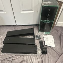 Pedestal Outdoor EV Charger Stand with Holder for EV Charging Station