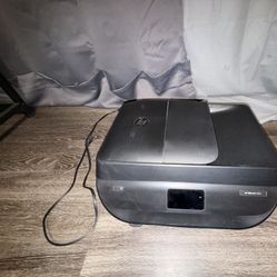 HP OfficeJet 5222 All-in-One Printer- Excellent Condition