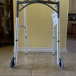 New Deluxe Folding Walker