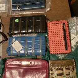 $10 Each Wallet New And Eu/ Check Out Our Page 