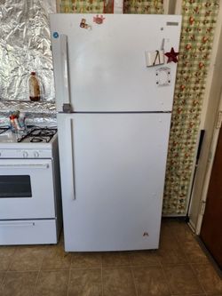 Refrigerator 