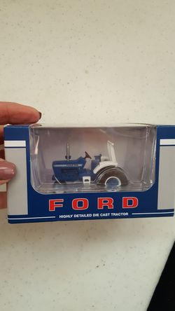 1/64 Ford 8000 narrow front tractor diecast