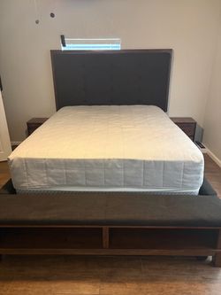 Six piece queen bedroom set