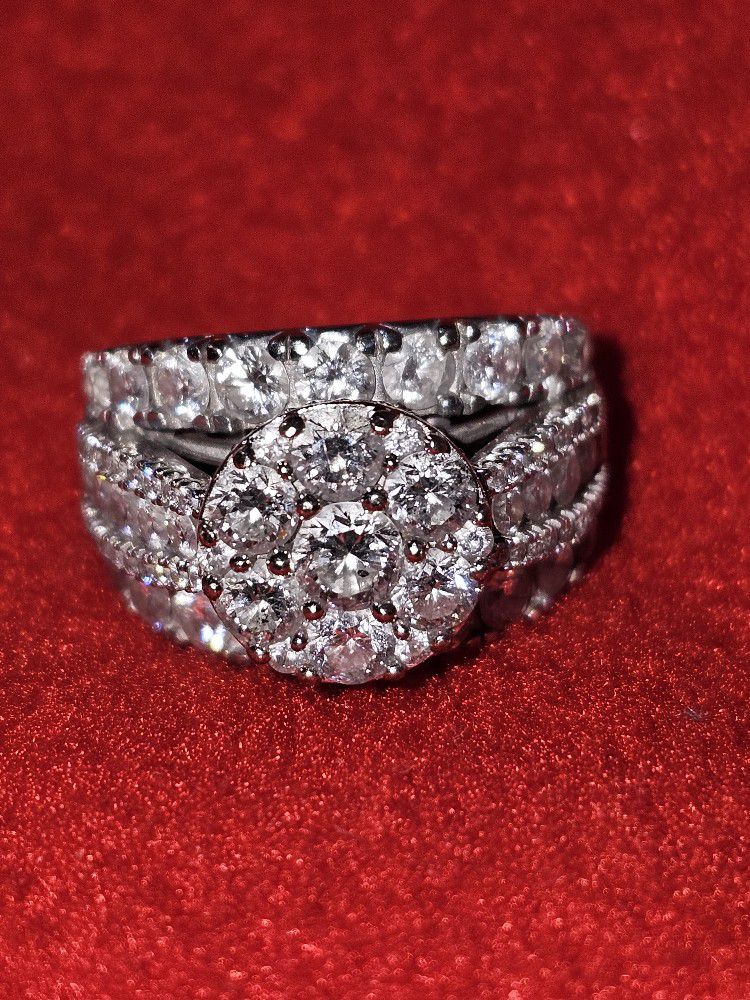 $4600!!!  Womans. 4 CT TW ROUND Cut DIAMONDS. 14k White Gold Wedding Ringt