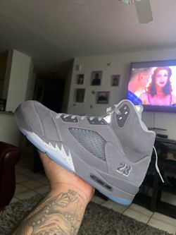 2026 wolf grey 5s