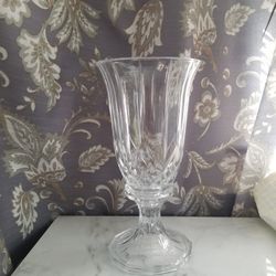 Crystal glass vase 