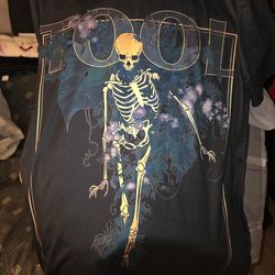 T00L Mens Medium tshirt