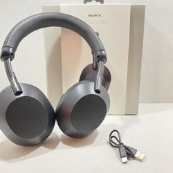 Multiple Pairs Of XM4 & XM5