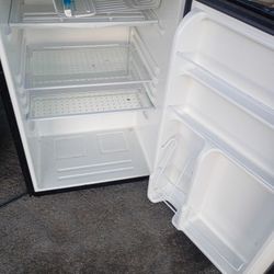 used  RCA Refrigerator In Good Condition Available 