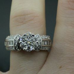 14k White Gold & Diamond Unique Cluster Engagement Ring 0.90 TCW 6.8g.  #30415