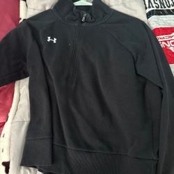 Under armour women’s sweatshirt (size small)