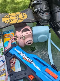 Fujifilm Instax Mini Pink Instant Camera with Case