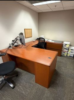 Hon u shape desk  cherry 6x9