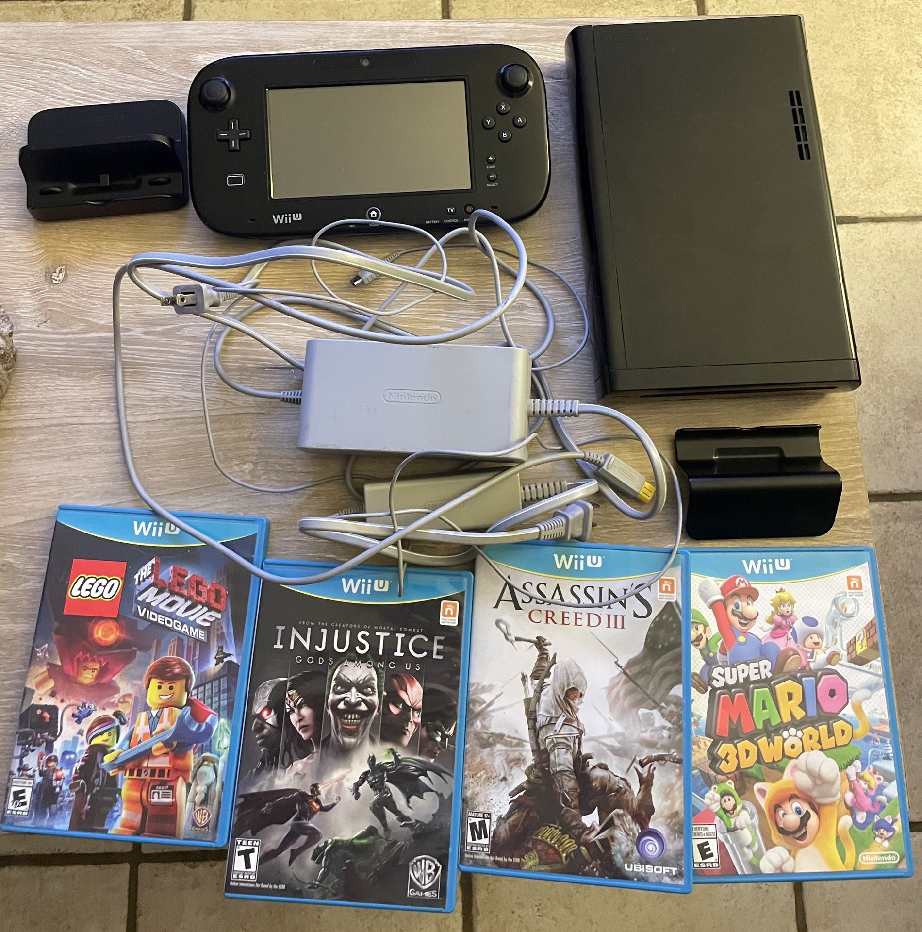 Nintendo Wii U Vídeo Game Console Bundle