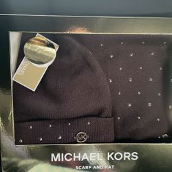 MK gift Set Scarf + Beanie. Pick Up In Sj Evergreen 