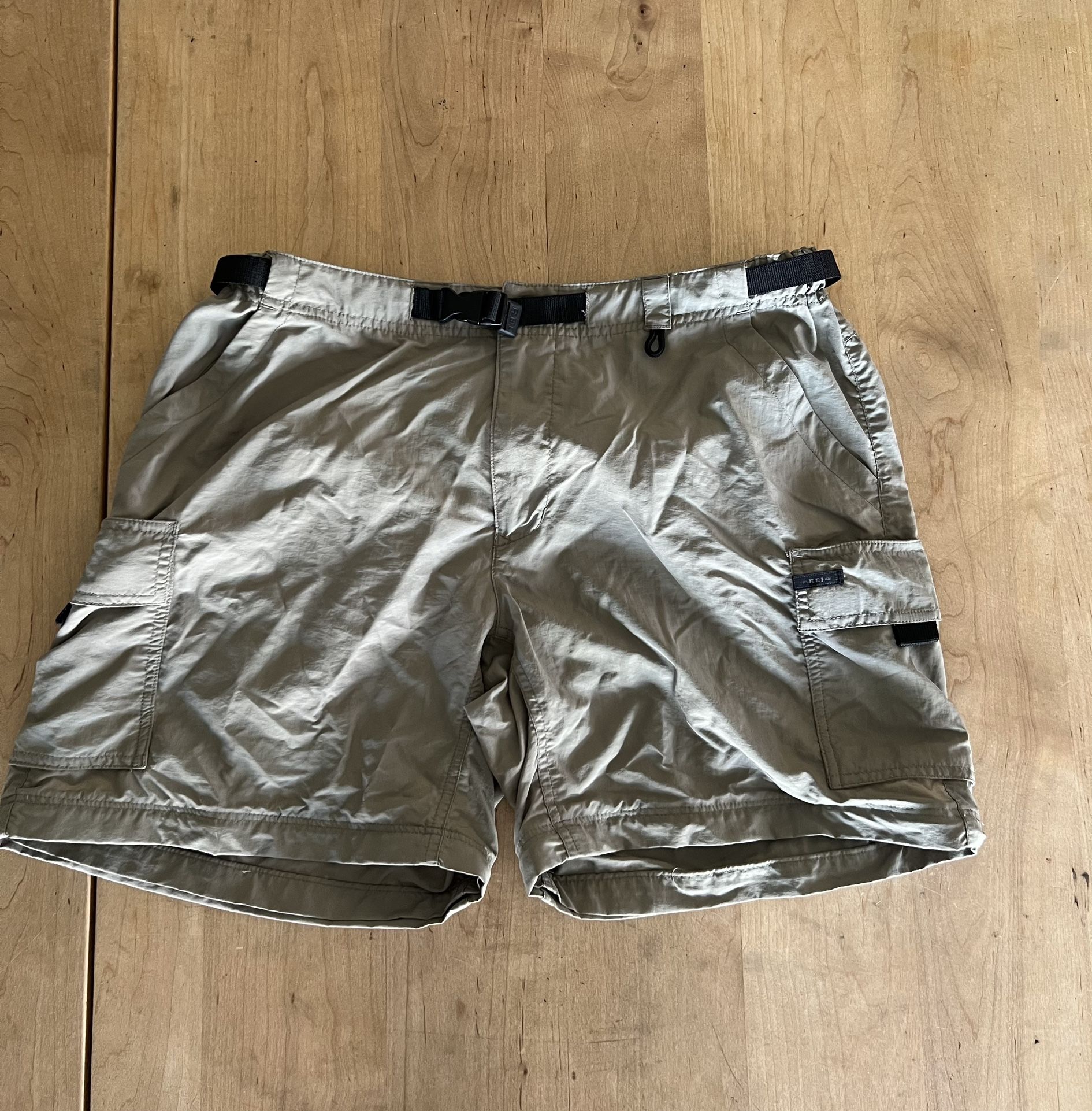 REI Hiking Shorts Women’s 14 Excellent Condition!!!
