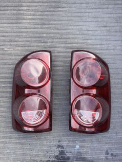 2003 - 2007 Dodge Ram 2500 Tail Light Assembly 