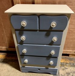$70. Midsize kids dresser. H-41, W-27, D-15