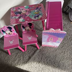 Mini mouse set.