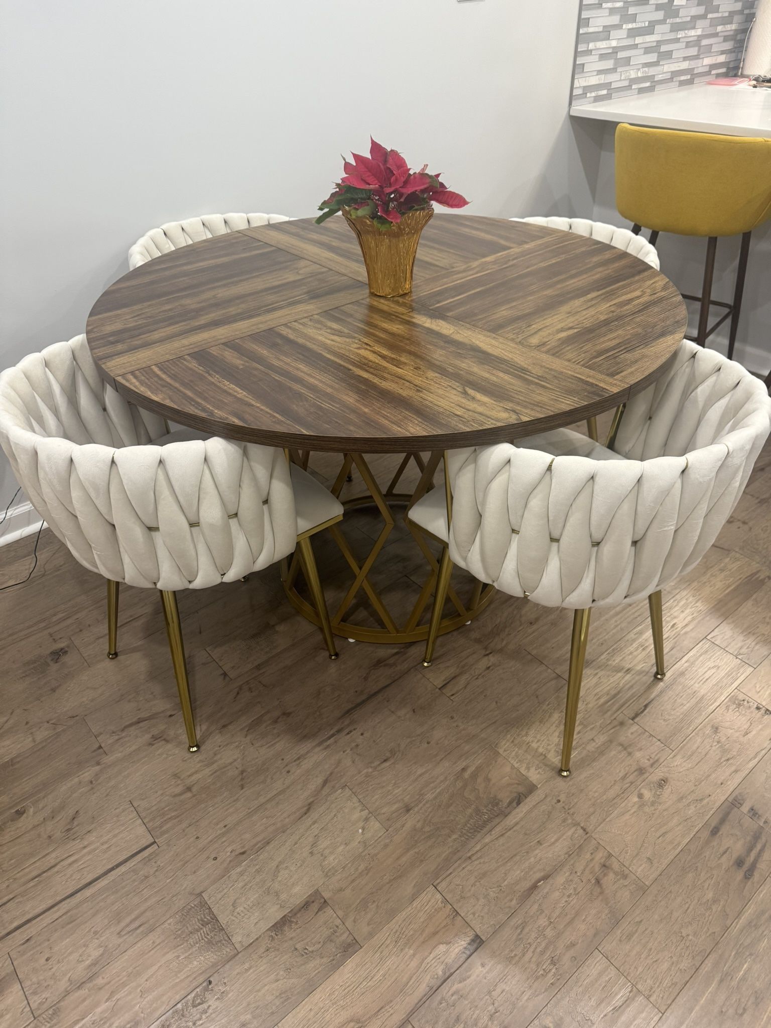 Circular Dining Table And Chairs