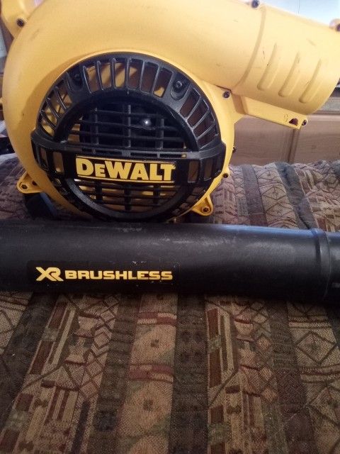 DeWalt Blower 40V DCBL790 "NEEDS 40V BATTERY" Powers On Selling AS-IS $45 Firm *READ DESCRIPTION* P/U 48 TH ST Roosevelt Phx