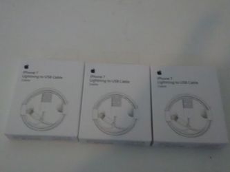 3 Apple iphone Charger