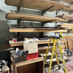 Cantilever lumber rack