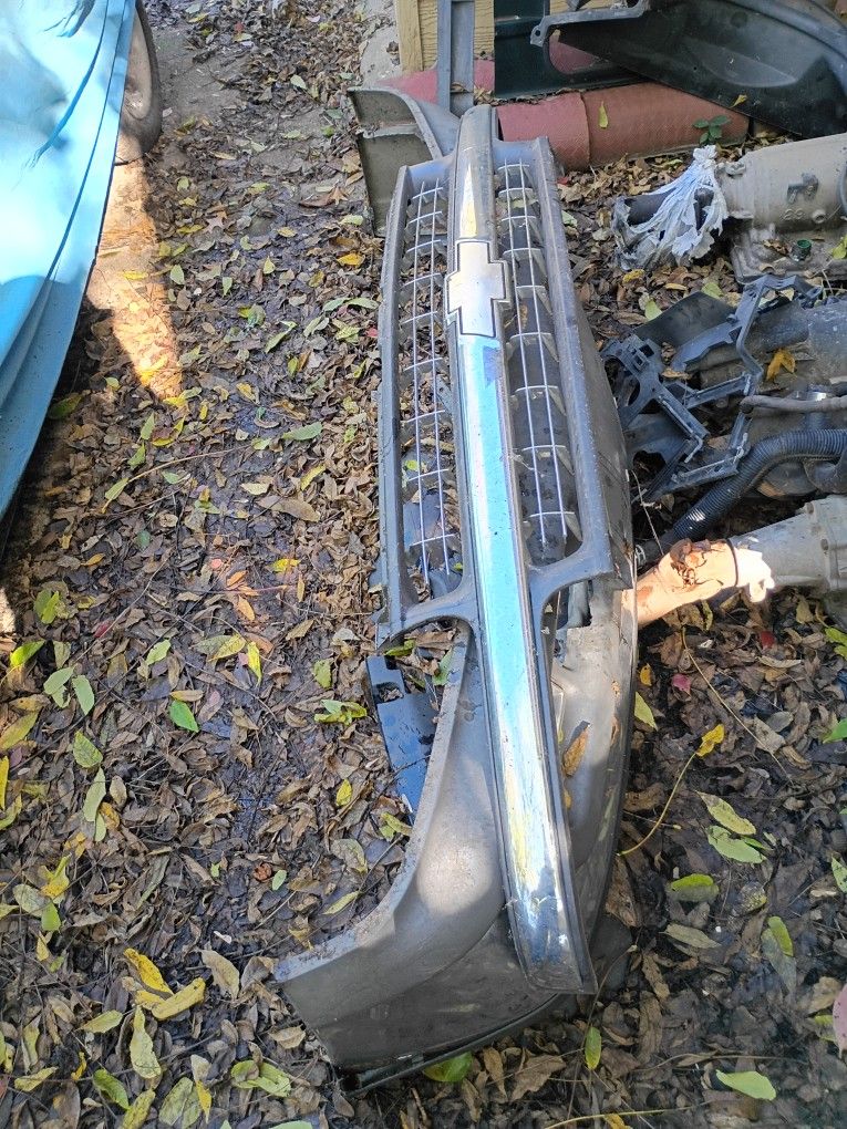 2500 HD Crew Cab Grille & Front Bumper And Doors 