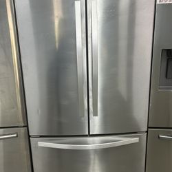 Whirlpool French Door Refrigerator With Ice Maker 
