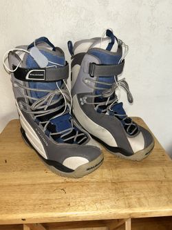 SALOMON SNOW BOARD BOOTS M4.5 W6 CHECK OUT MY PROFILE FOR MORE GREAT ITEMS 