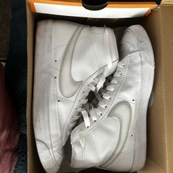 Nike Blazer Hi-Top - All White