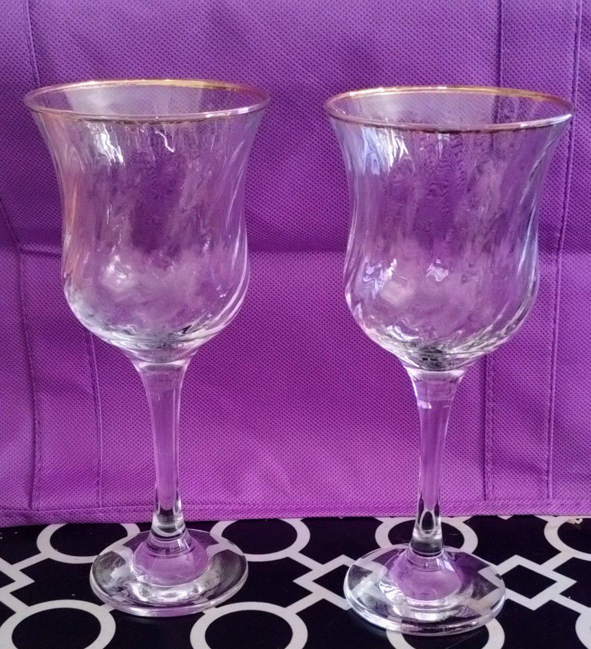 Set Of Two Vintage Gold Rim Clear Swirl Stemmed Wine Glasses