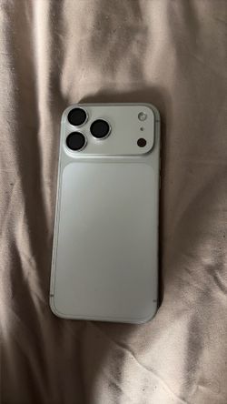iPhone 17 Pro Max 256GB White – T-Mobile Locked – Like New