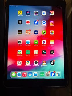 iPad 9th Gen BARELY USED 1 owner