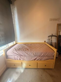 Day bed with XL mattresses wood- yellow