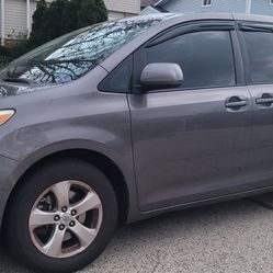 2012 Toyota Sienna