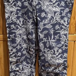 Rafaella Capri Pants Women's Sz 10 Navy Blue Comfort Stretch  Floral 22 Inseam